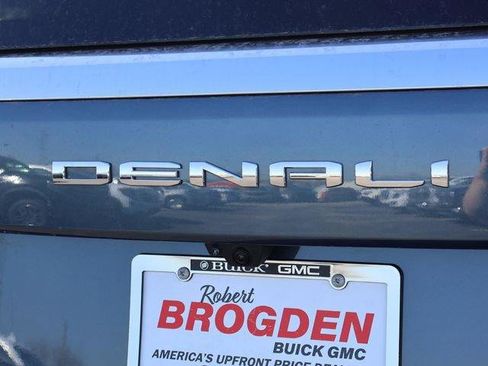 New 2026 GMC Yukon Denali AWD/4WD image 17