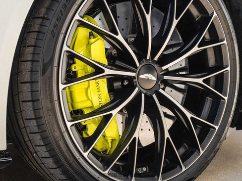 Used 2022 Aston Martin V8 Vantage Coupe image 48