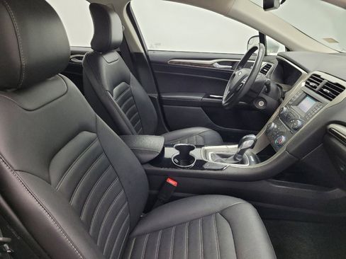 Used 2016 Ford Fusion SE w/ Equipment Group 202A image 21