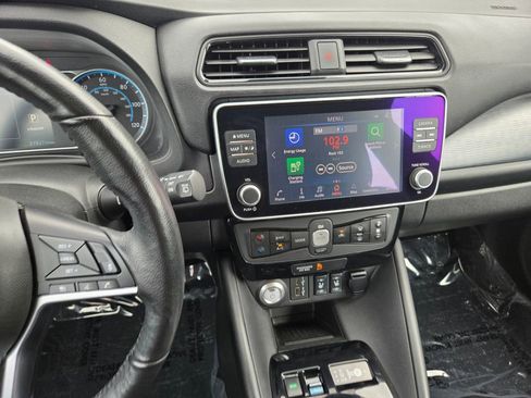 Used 2021 Nissan Leaf SV FWD image 22