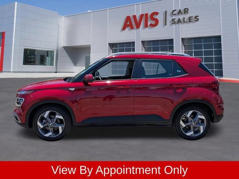 Used 2025 Hyundai Venue Limited FWD image 10