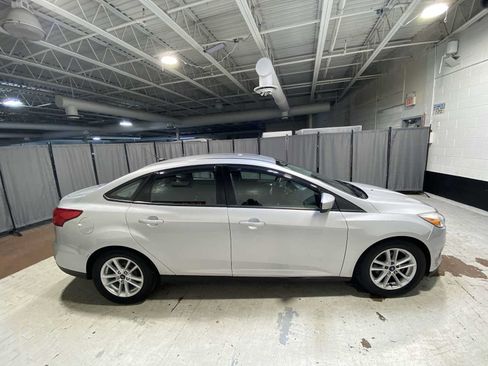 Used 2018 Ford Focus SE FWD image 27