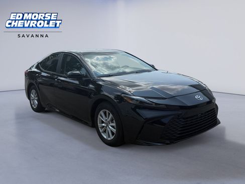 Used 2026 Toyota Camry LE FWD image 7