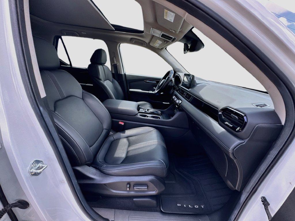 Used 2025 Honda Pilot Touring image 31