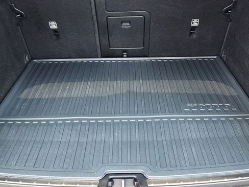 Certified 2024 Volvo XC60 T8 Plus w/ Protection Package Premier AWD/4WD image 19