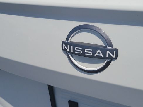 Used 2025 Nissan Altima 2.5 SV FWD image 8