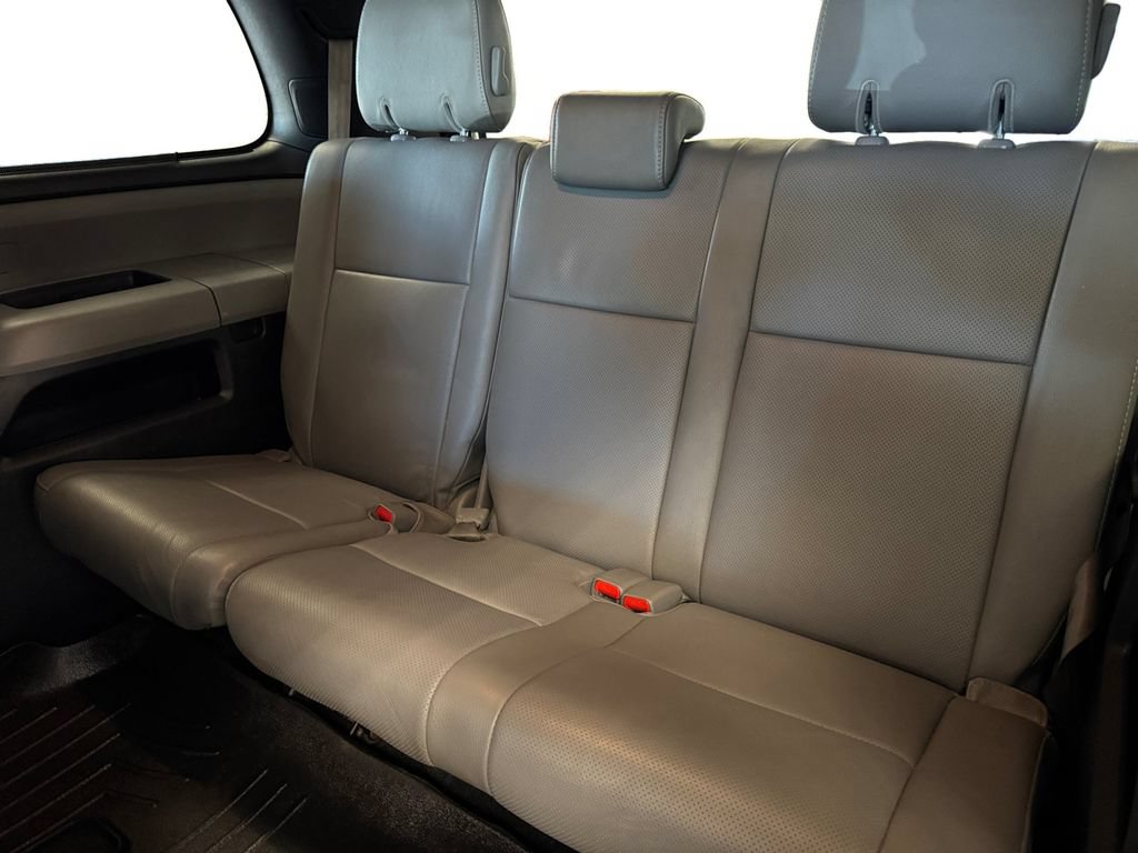 Used 2018 Toyota Sequoia Platinum AWD/4WD image 16