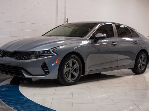Used 2022 Kia K5 LX image 4