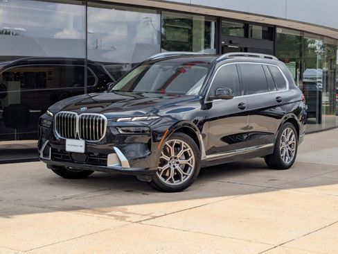 Used 2023 BMW X7 xDrive40i image 1