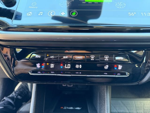 Used 2022 Chevrolet Bolt EUV LT w/ Convenience Package FWD image 17