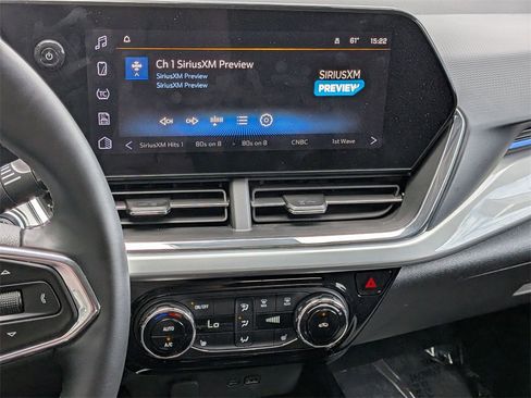 Used 2025 Chevrolet Trax LT w/ LT Convenience Package image 19