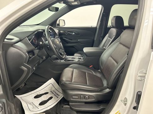Certified 2023 Chevrolet Traverse High Country w/ LPO, Floor Liner Package AWD/4WD image 9