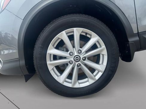 Used 2019 Nissan Rogue Sport SV w/ Technology Package FWD image 9