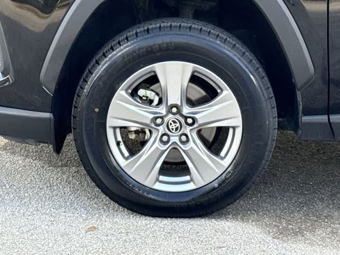 Used 2025 Toyota RAV4 XLE image 11