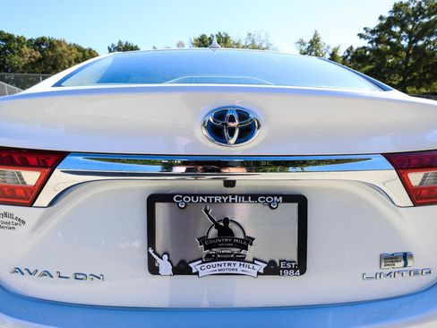 Used 2016 Toyota Avalon Limited image 46