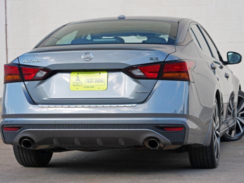 Used 2021 Nissan Altima 2.0 SR FWD image 4