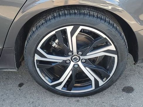 Used 2024 Volvo S60 B5 Core image 30