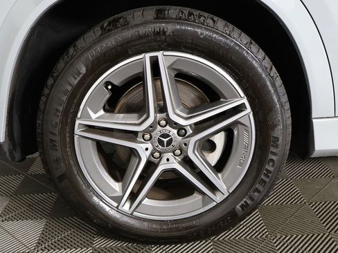 Used 2024 Mercedes-Benz GLE 450 4MATIC w/ AMG Line Exterior image 24
