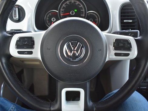 Used 2018 Volkswagen Beetle 2.0T Coast image 19