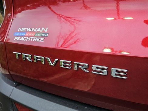 Used 2024 Chevrolet Traverse LT w/ Enhanced Driving Package image 27