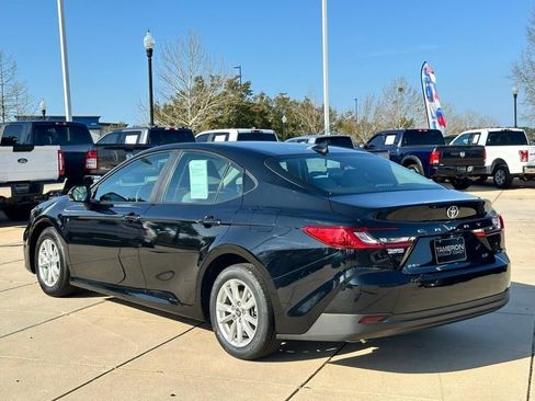 Used 2025 Toyota Camry LE image 22