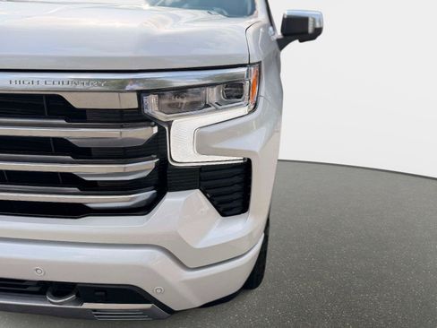 Used 2025 Chevrolet Silverado 1500 High Country w/ Technology Package AWD/4WD image 11