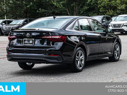 Used 2024 Volkswagen Jetta SE FWD image 6