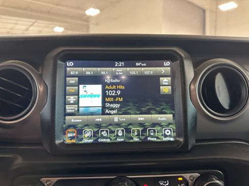 Used 2022 Jeep Gladiator Sport AWD/4WD image 25
