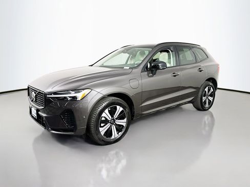 Used 2023 Volvo XC60 T8 Plus AWD/4WD image 3