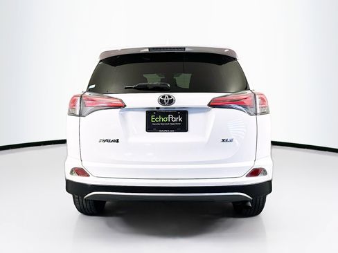 Used 2018 Toyota RAV4 XLE image 7