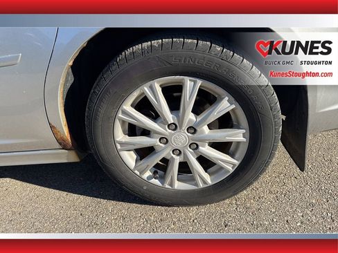 Used 2010 Buick Lucerne CXL image 15