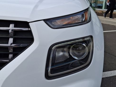 Certified 2025 Hyundai Venue SEL FWD image 9