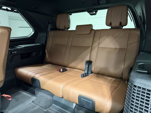 Used 2025 Toyota Sequoia 4WD image 21