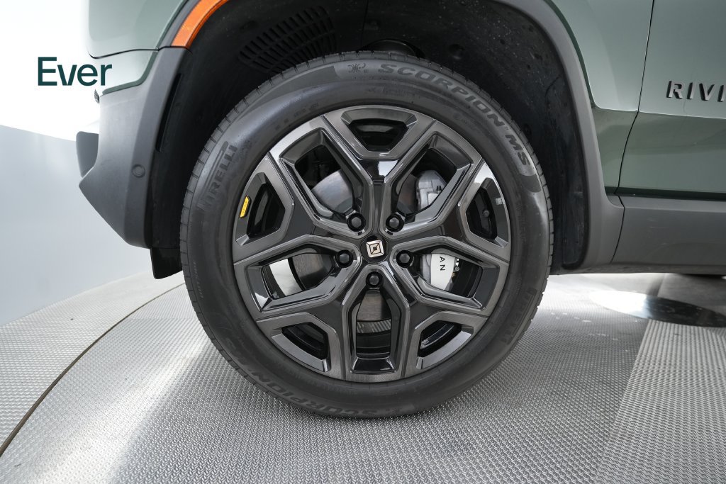 Used 2025 Rivian R1S Adventure Dual AWD/4WD image 19