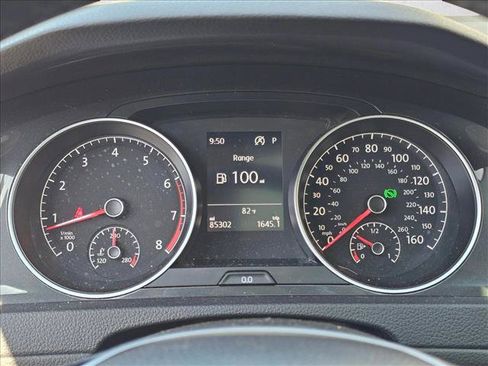 Used 2021 Volkswagen Golf 4-Door FWD image 25