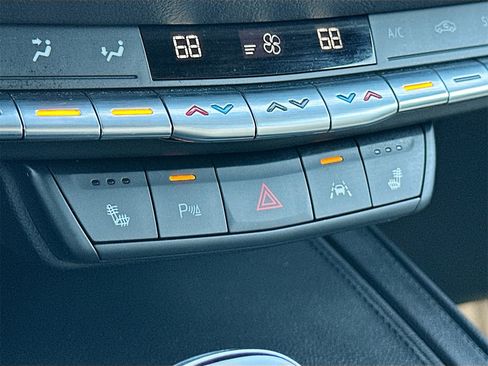 Used 2020 Cadillac XT4 Sport w/ Cold Weather Package image 21