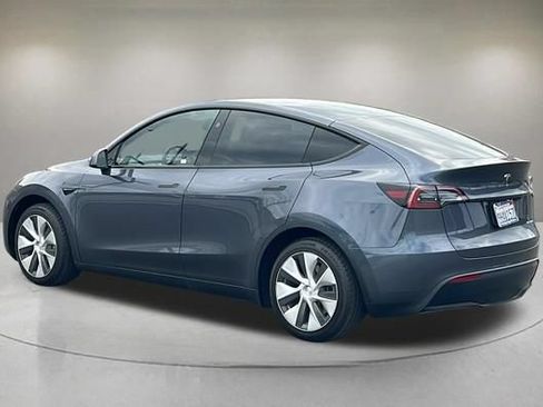 Used 2023 Tesla Model Y Long Range AWD/4WD image 4