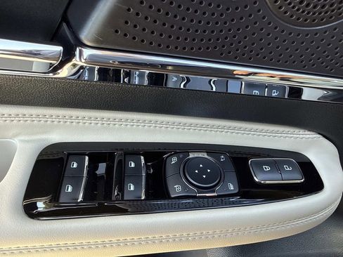 New 2026 Lincoln Corsair Premiere image 18