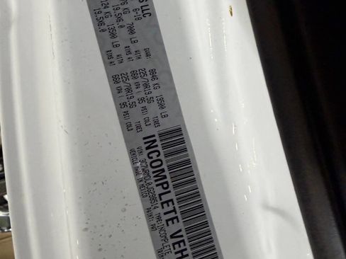 Used 2018 RAM 5500 Tradesman image 41