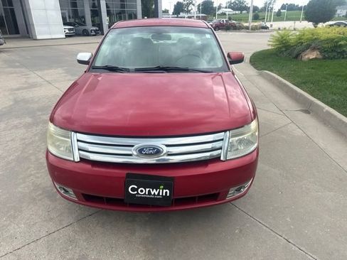 Used 2009 Ford Taurus SE FWD image 3