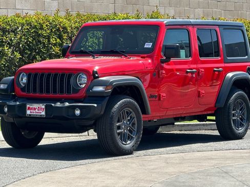 Used 2025 Jeep Wrangler Unlimited Sport AWD/4WD image 8