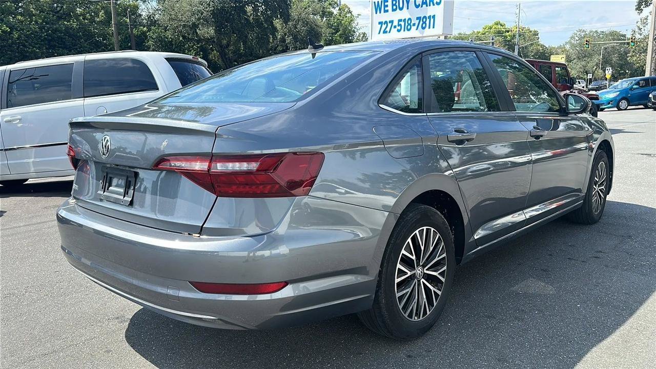 Used 2021 Volkswagen Jetta SE w/ SE Cold Weather Package FWD image 9