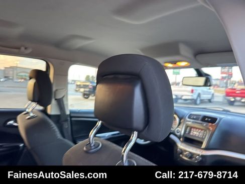 Used 2019 Dodge Journey SE image 59