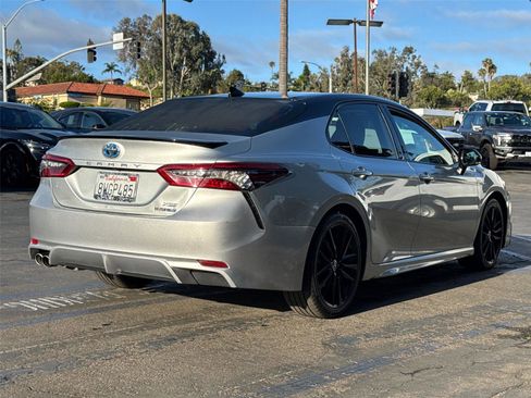 Used 2021 Toyota Camry XSE image 12