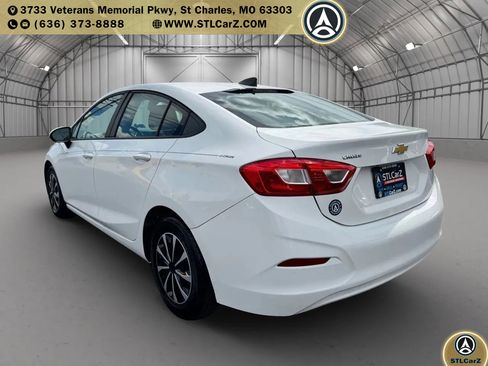 Used 2017 Chevrolet Cruze LS image 5