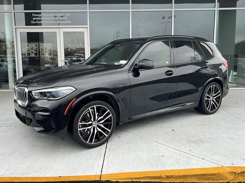 Certified 2022 BMW X5 xDrive40i w/ M Sport Package image 2