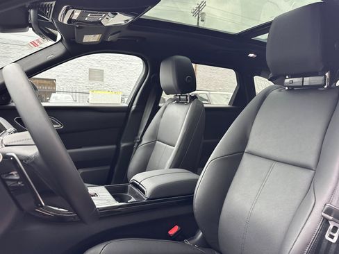 New 2026 Land Rover Range Rover Velar Dynamic SE image 6
