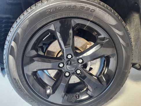 Certified 2025 Jeep Grand Cherokee L Limited w/ Black Appearance Package AWD/4WD image 10