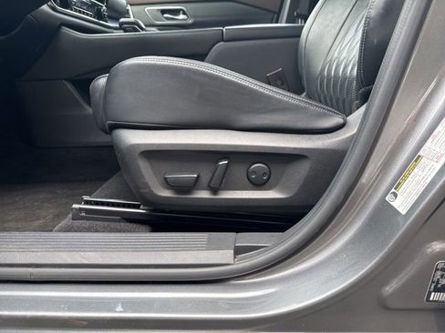 Used 2021 Nissan Rogue Platinum image 10