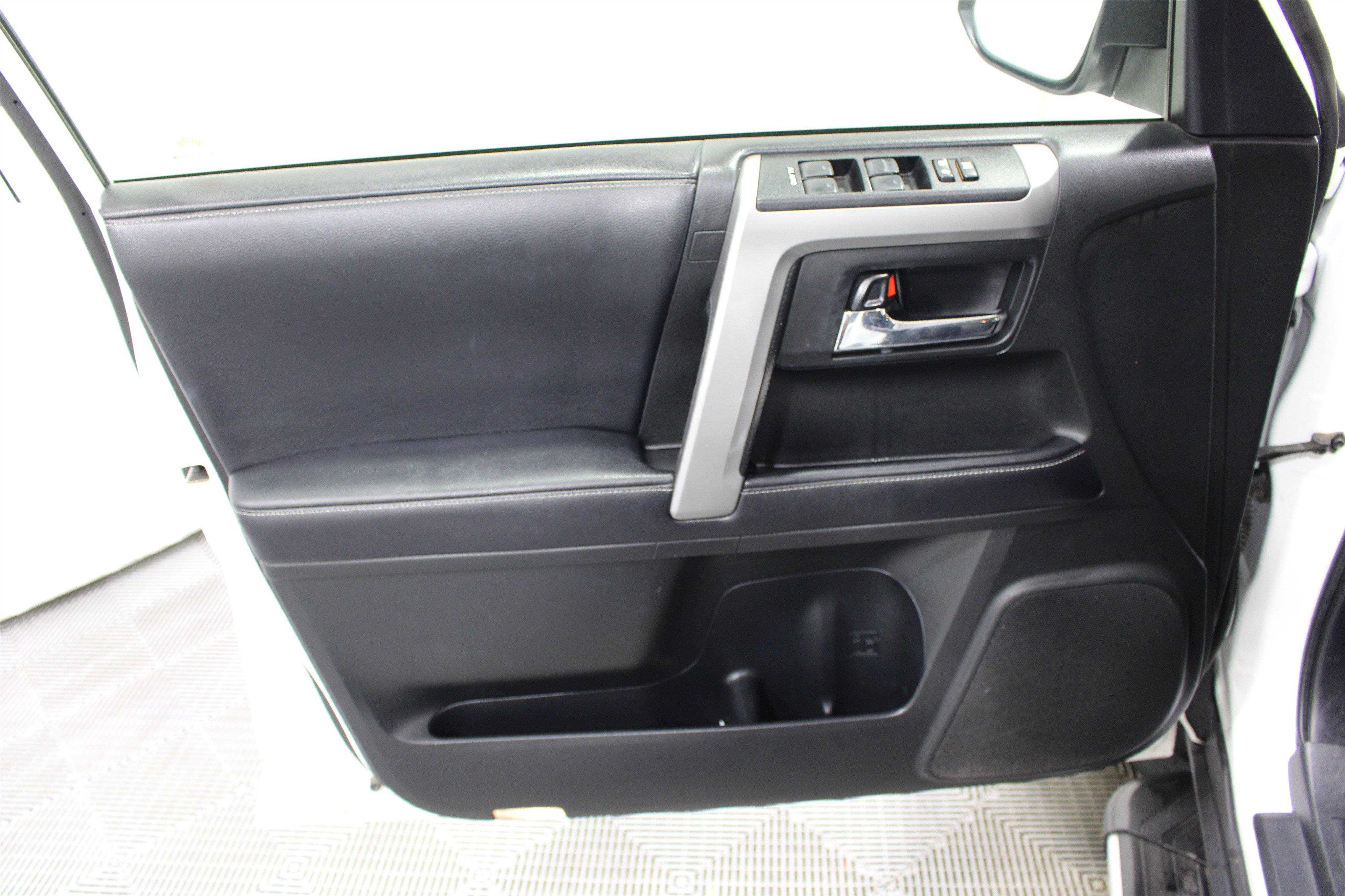 Used 2019 Toyota 4Runner SR5 Premium AWD/4WD image 6